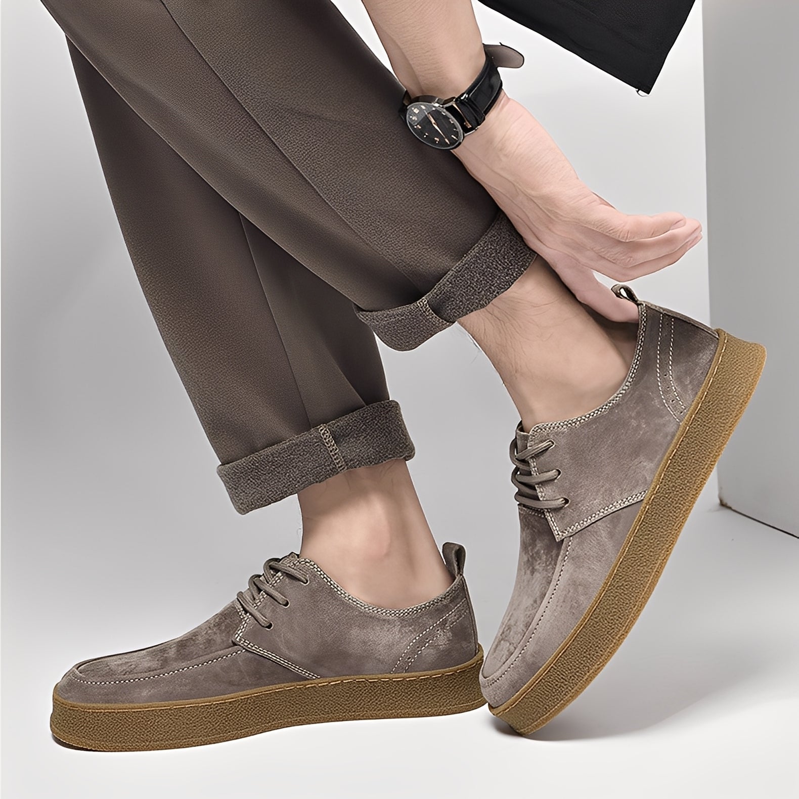 Riordan - Eleganti sneaker in pelle scamosciata per uomo