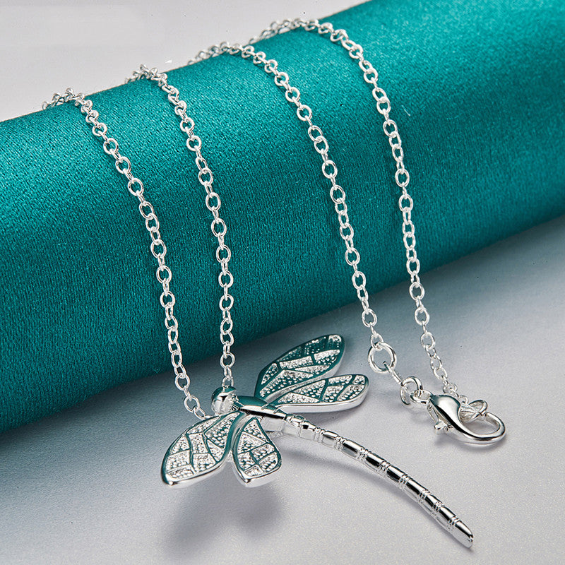 Collana con libellula in argento sterling – Simbolo di grazia e trasformazione