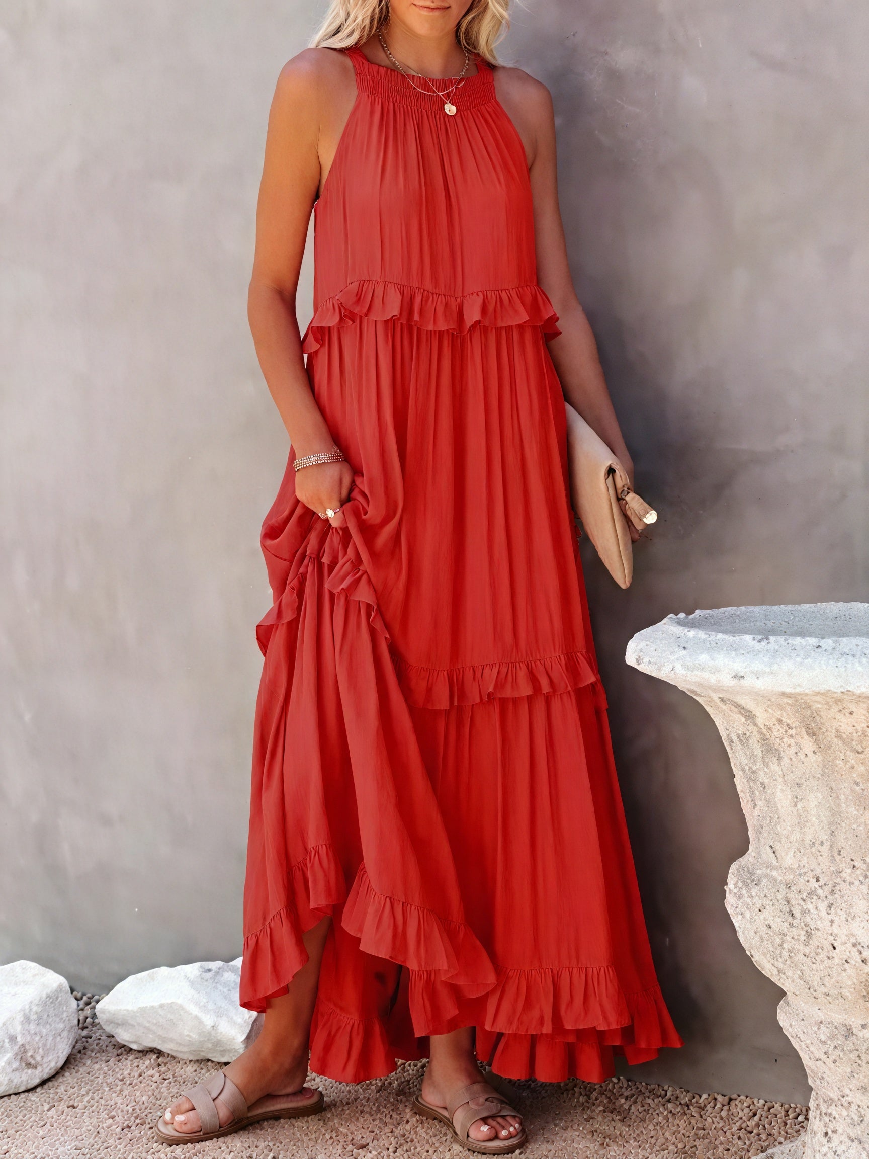 Abito Maxi Fluido con Scollo All'Americana e Dettagli Volant
