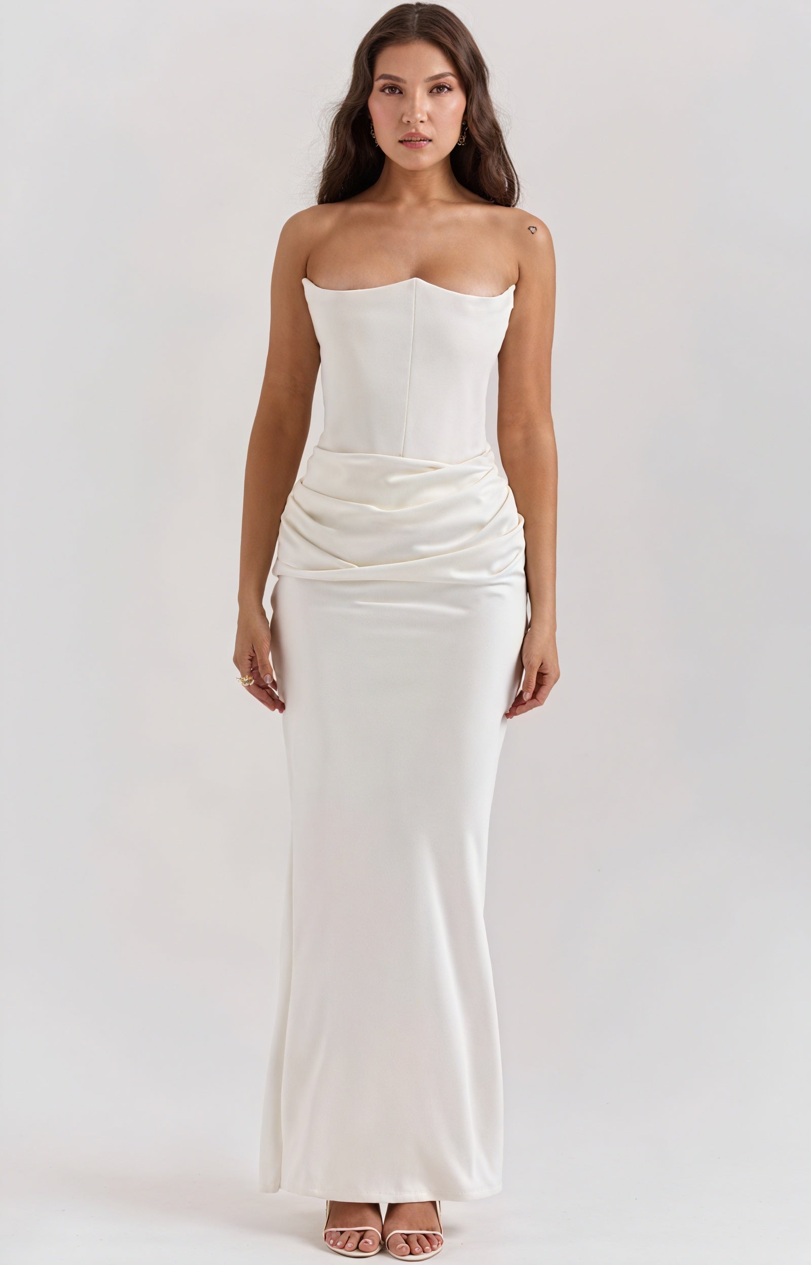 Abito Strapless: Eleganza Senza Tempo per Occasioni Speciali