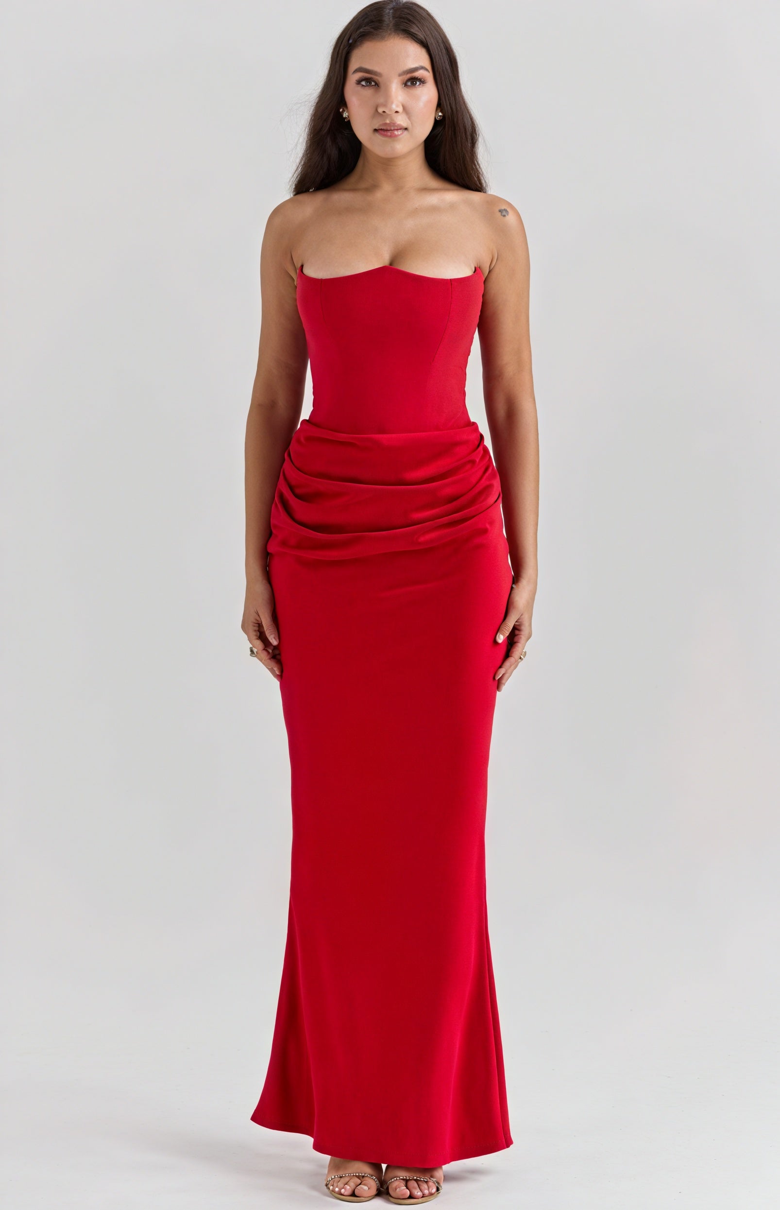 Abito Strapless: Eleganza Senza Tempo per Occasioni Speciali