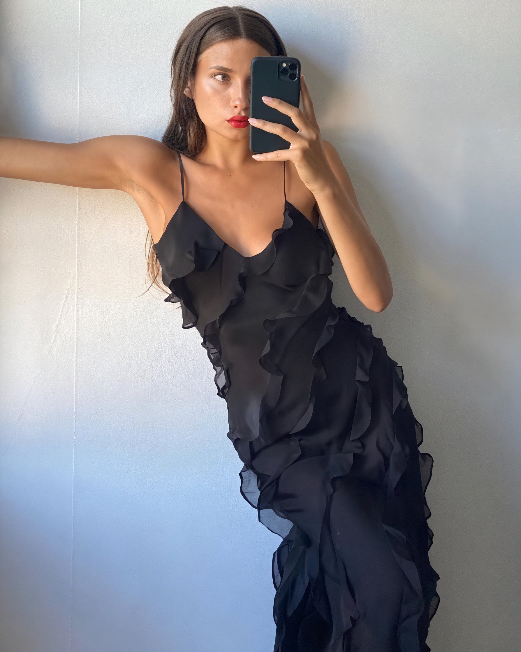 Abito Maxi – Fluido, Spalline Sottili e Balze