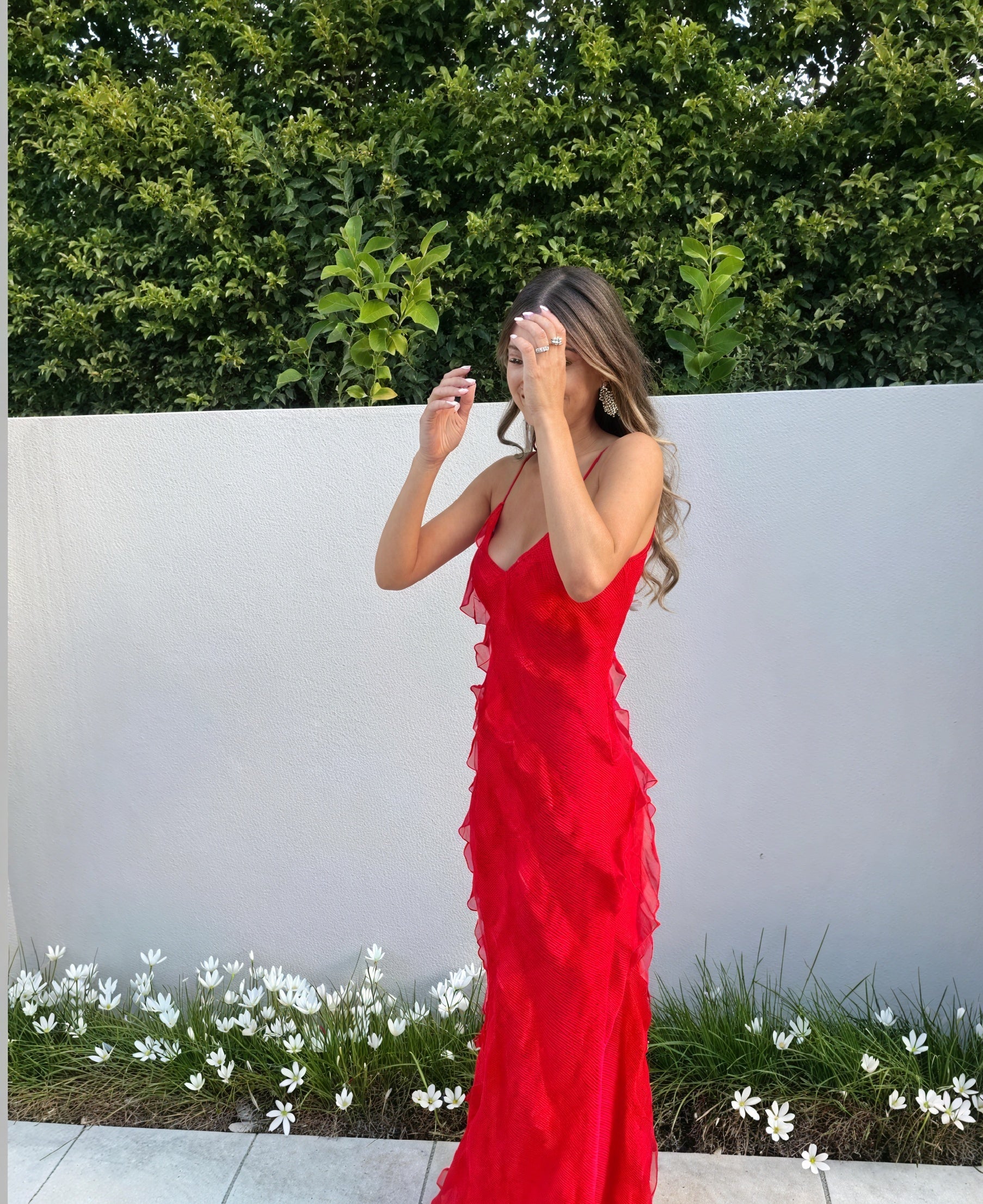 Abito Maxi – Fluido, Spalline Sottili e Balze