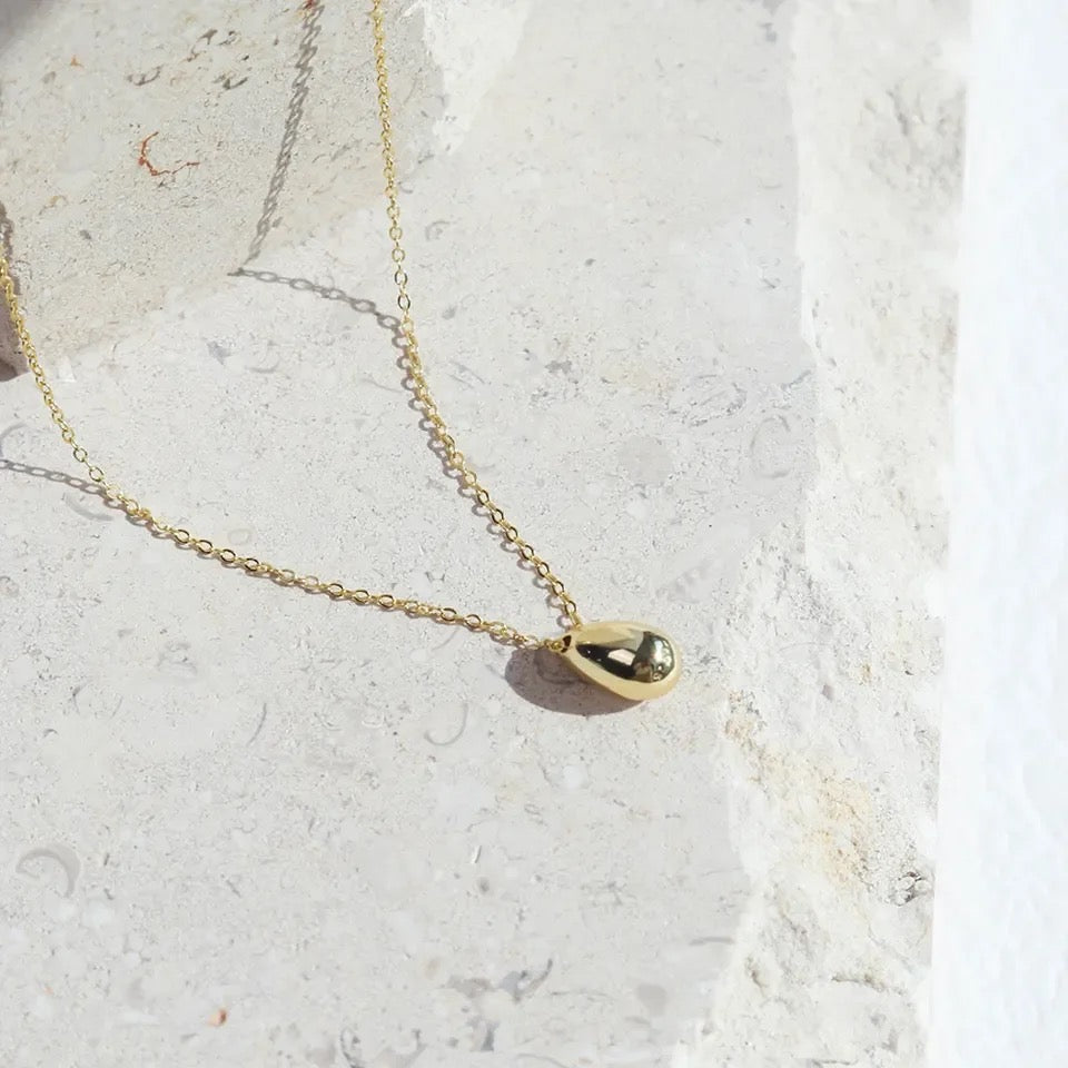 Collana a goccia delicata