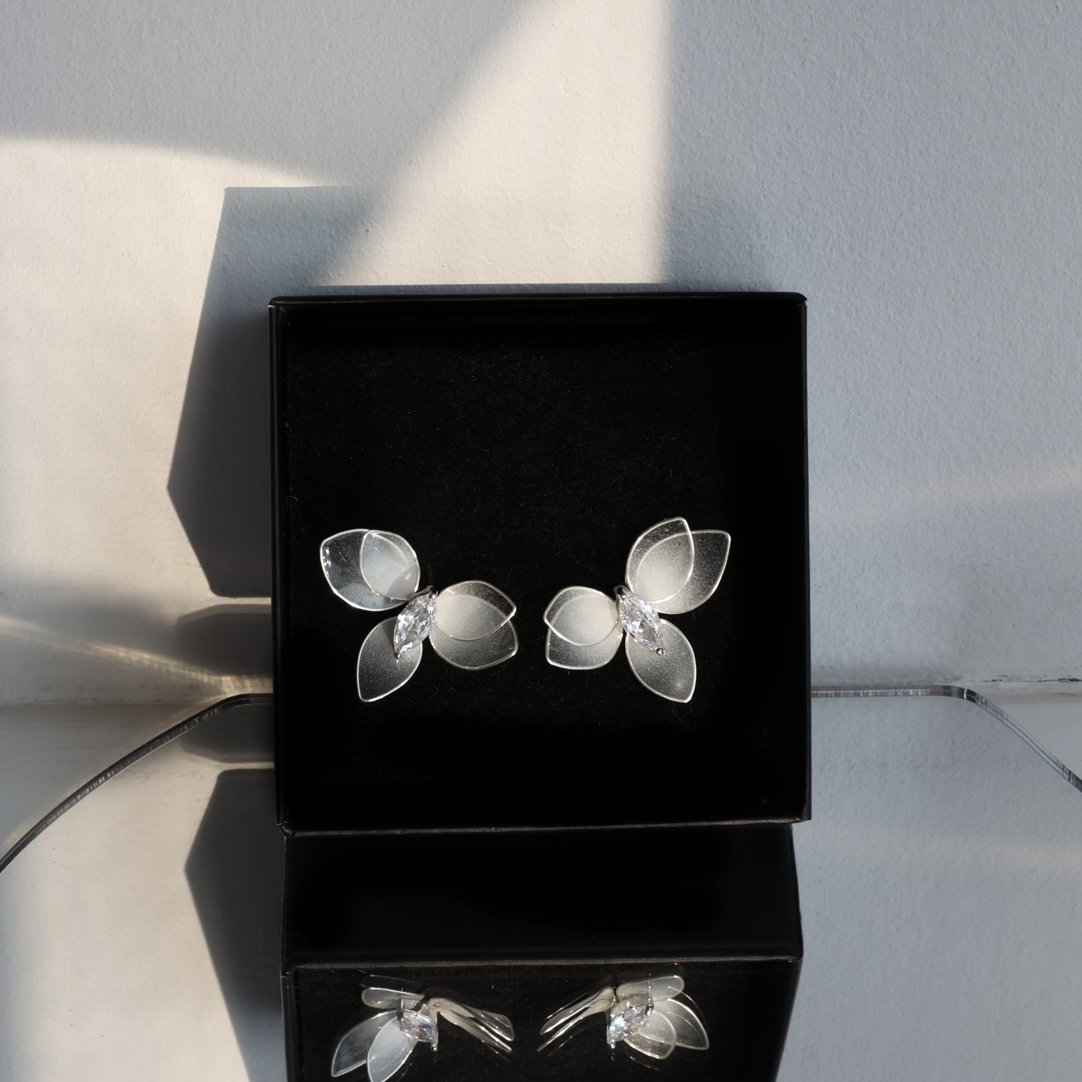 Orecchini con Orchidea Fluttuante