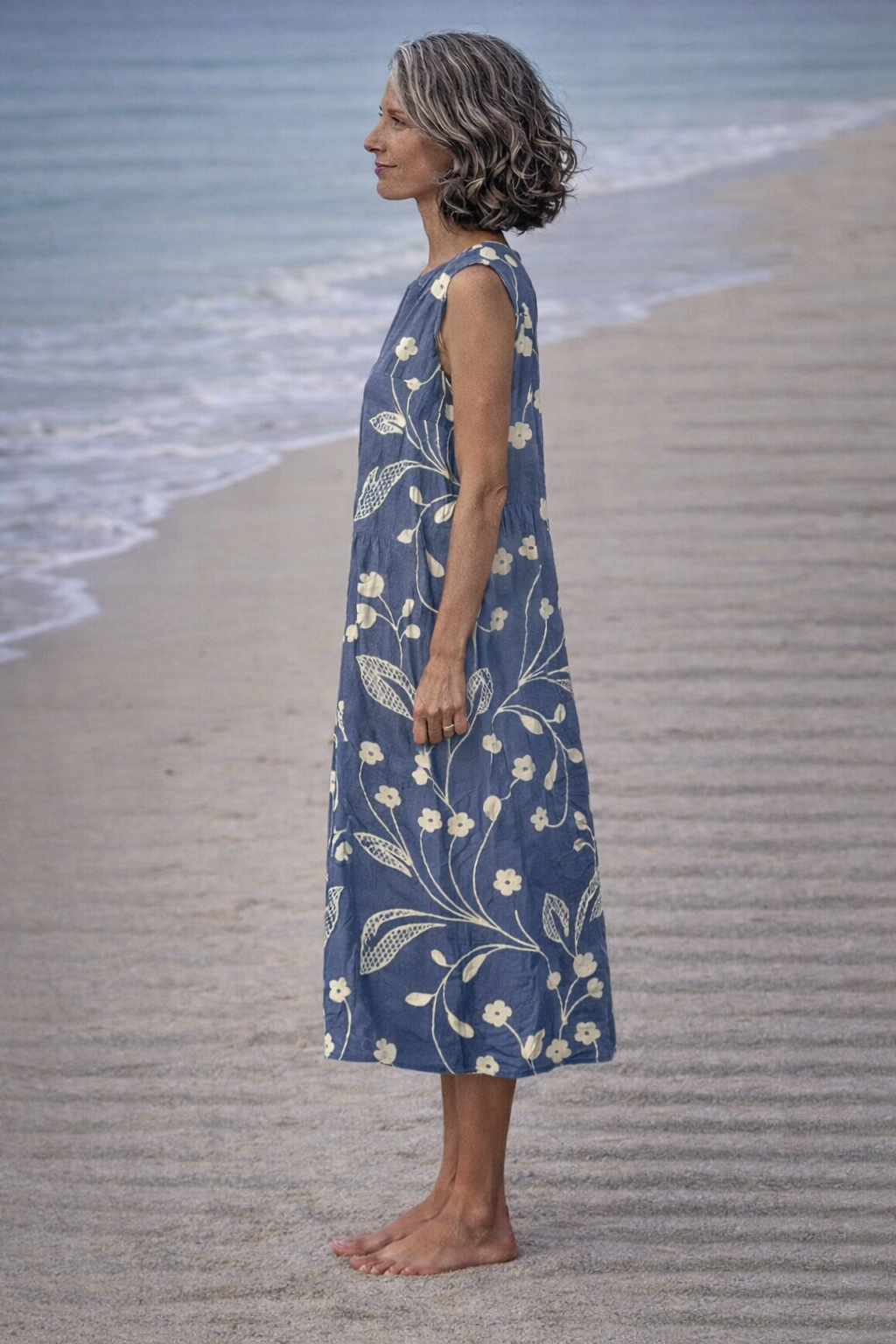 Estela | Abito midi senza maniche con fiori in stile vintage