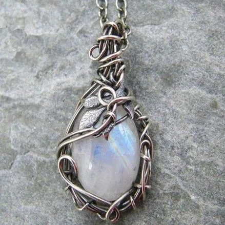 Collana vintage in argento con pietra di luna