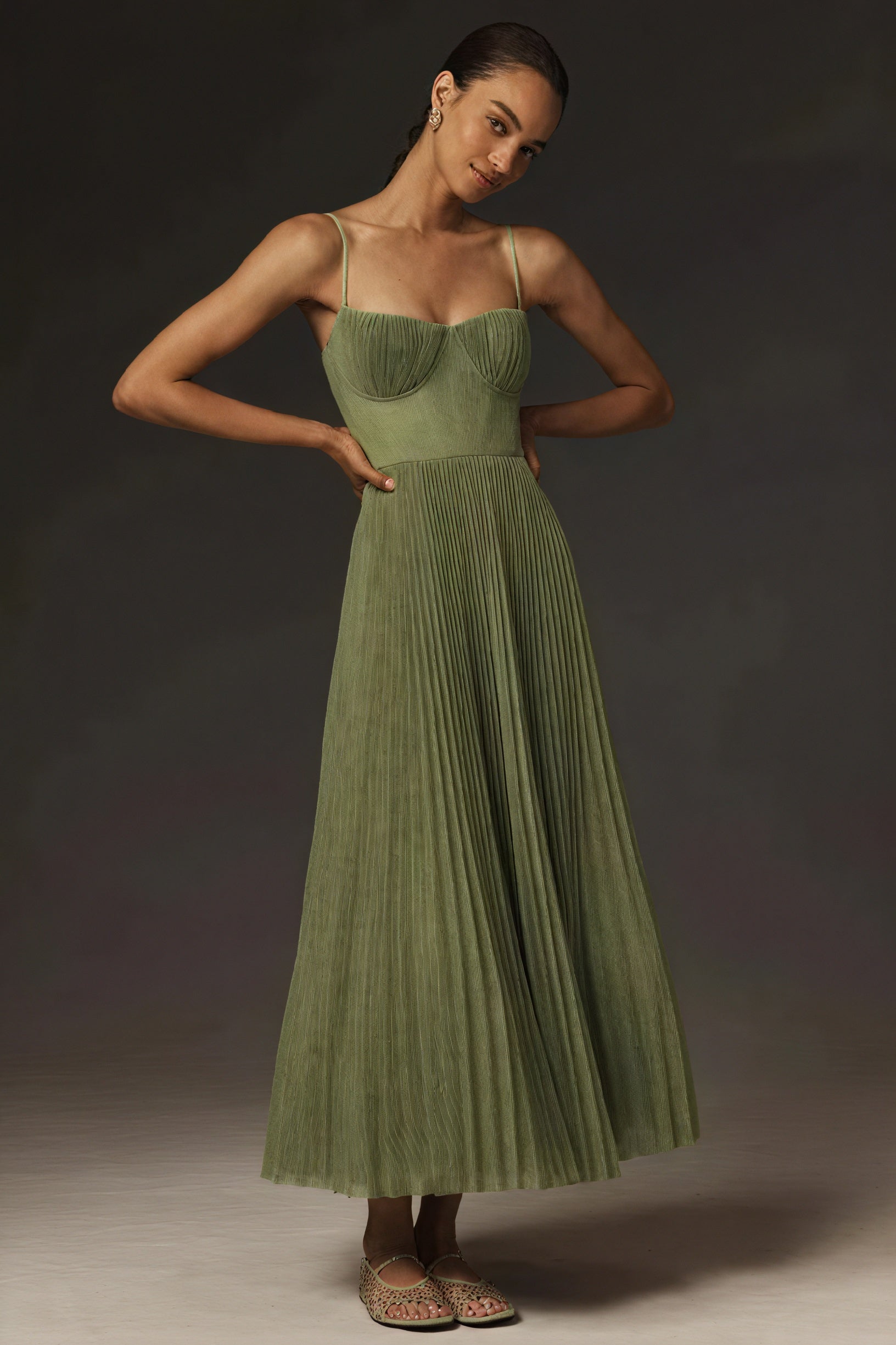 Abito Midi: Eleganza Raffinata per Occasioni Speciali
