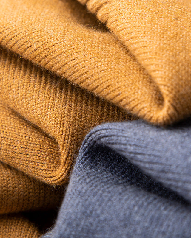 SILVORO | MAGLIONE A V IN FIBRE PREGIATE PER UOMO