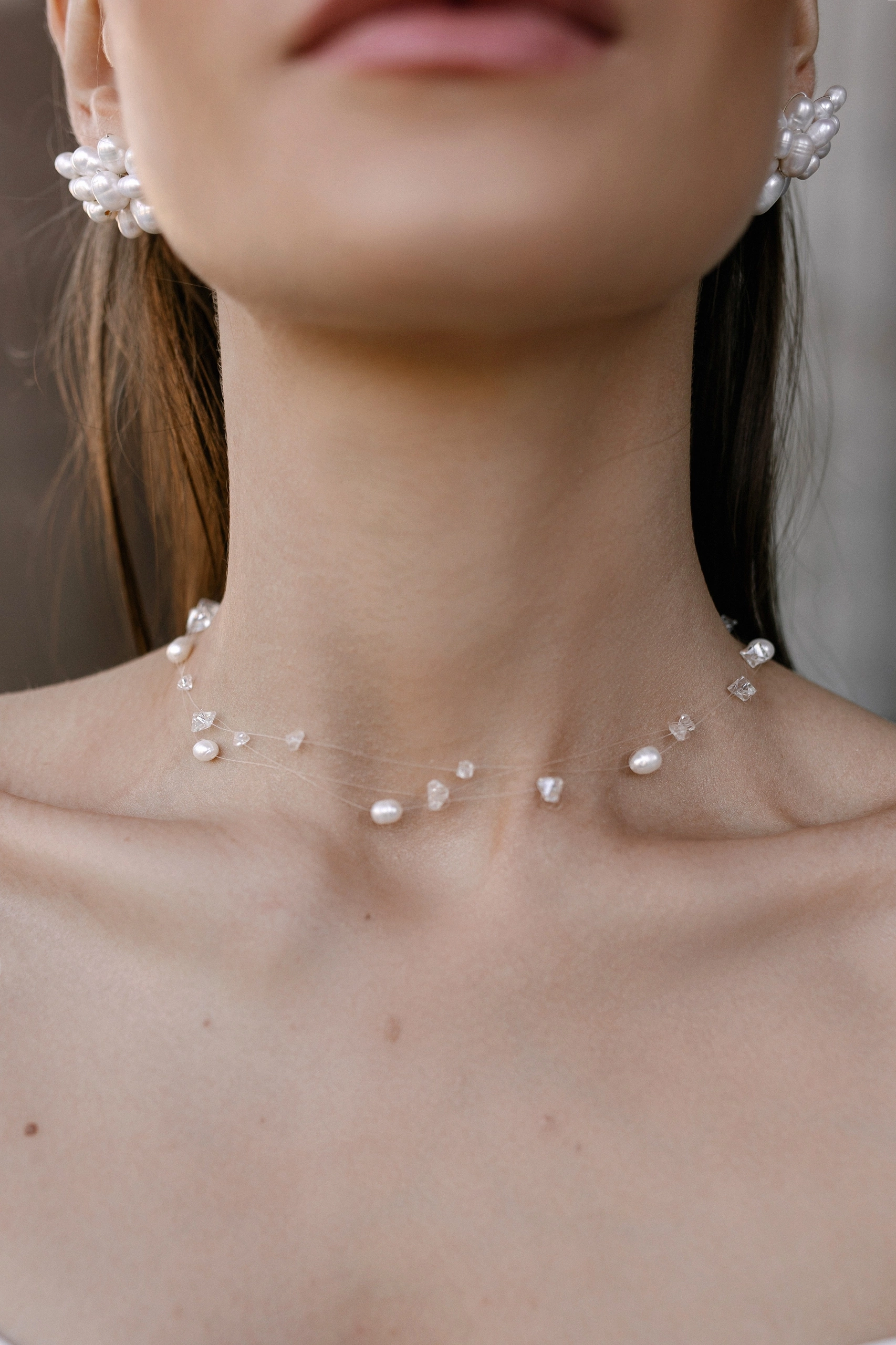 Collana con cristalli fluttuanti e perle