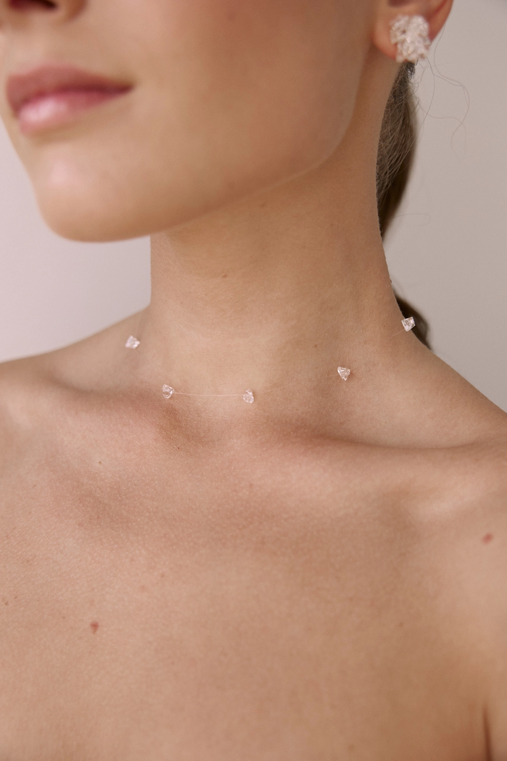 Collana di cristalli fluttuanti
