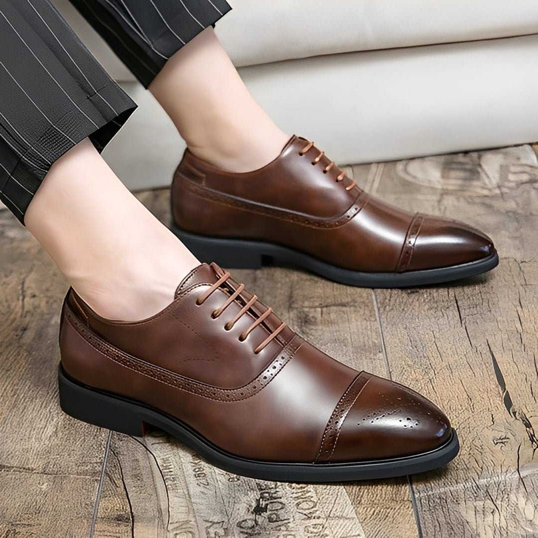 Fulton - Moderni formali scarpe in pelle con dettagli brogue per uomini